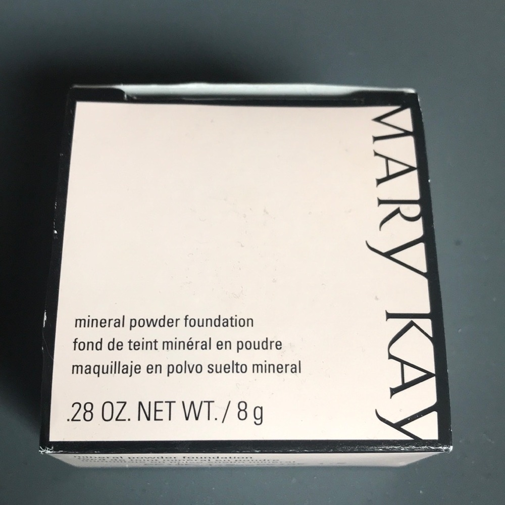 Mary Kay mineral powder foundation New in box